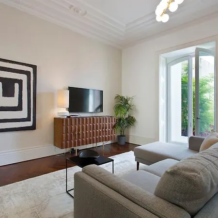 Boutique Rentals- The Clerigos W/ Patio Apartament Porto