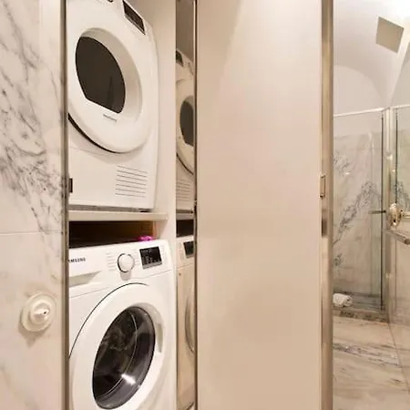 Apartment Boutique Rentals- The Clerigos W/ Patio *
