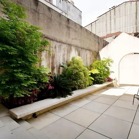 Boutique Rentals- The Clerigos W/ Patio Apartment