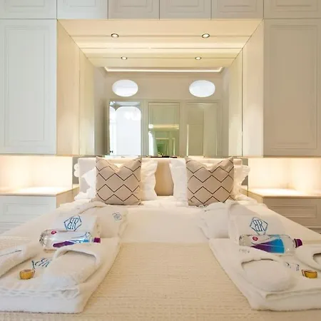 Boutique Rentals- The Clerigos W/ Patio Apartment Porto