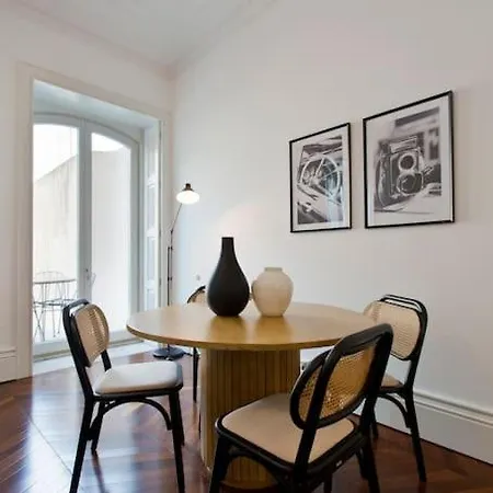 Apartment Boutique Rentals- The Clerigos W/ Patio Porto
