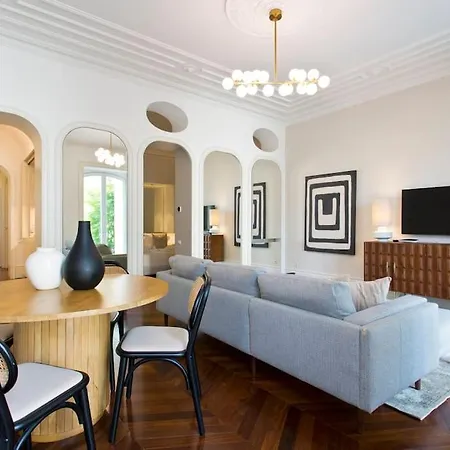 Boutique Rentals- The Clerigos W/ Patio Apartment Porto